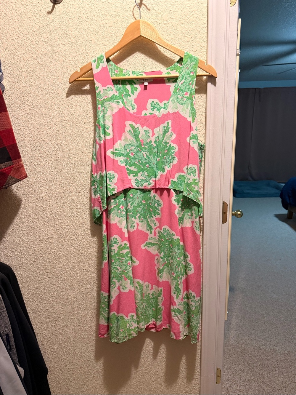 crown & ivy Pink and Green Printed High-Low Sleeveless Dress - Picture 2 of 4